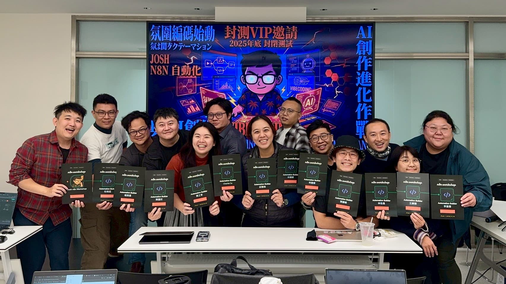 n8n workshop 結業合照,學員手持 Automation Builder 結業證書